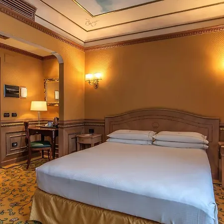 River Palace Hotel