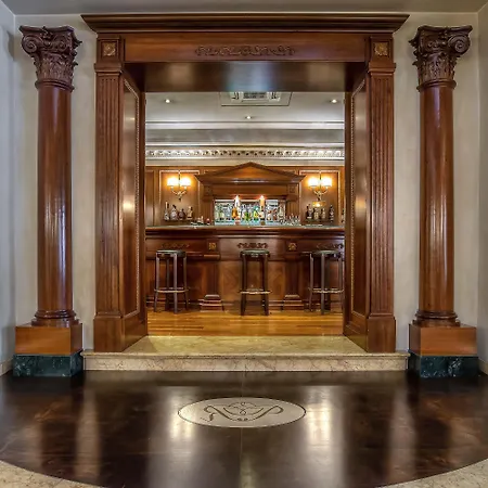 מלון River Palace 4*