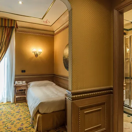 Отель River Palace 4*