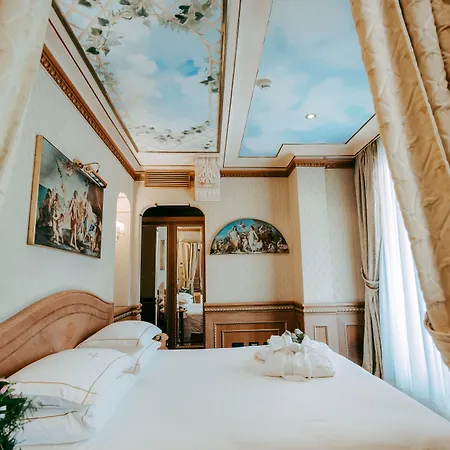 Отель River Palace 4*