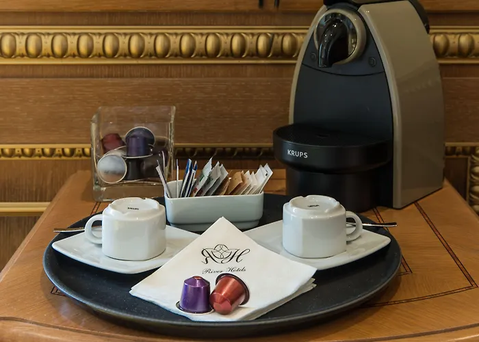 River Palace Hotell 4*