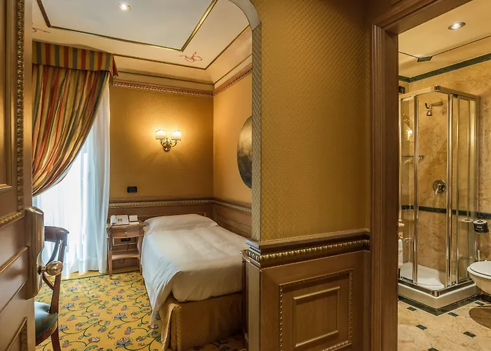 מלון River Palace 4*