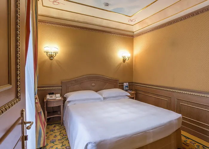 מלון River Palace 4*