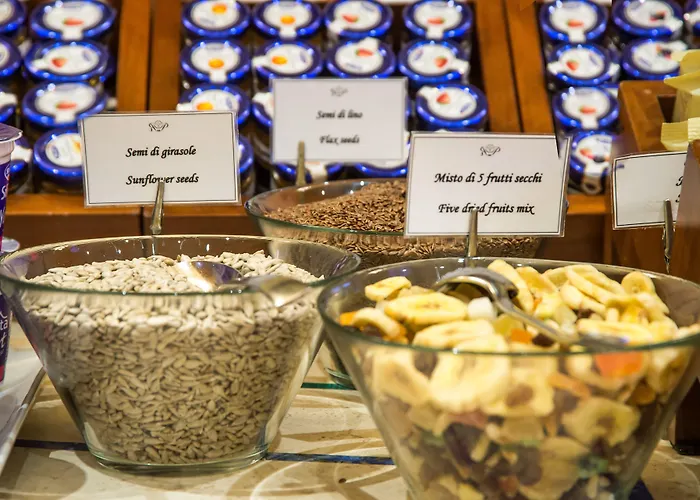 River Palace מלון 4*