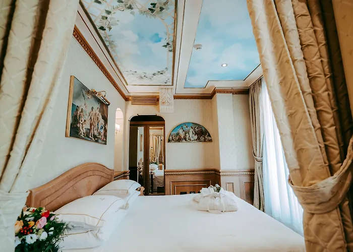 Отель River Palace 4*